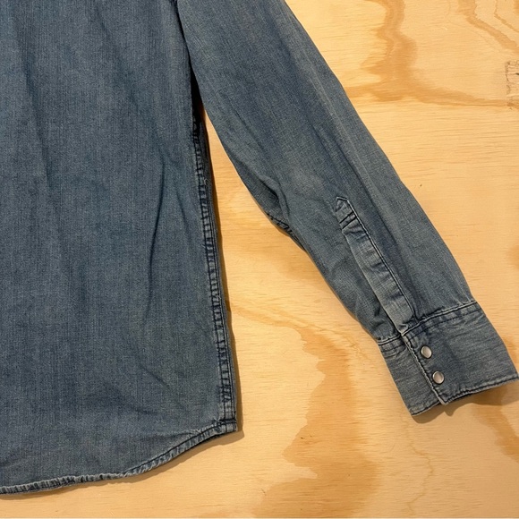 Levis Men’s large Blue Denim Barstow Western Pearl Snap LS Shirt Pockets Red Tab - Picture 6 of 9